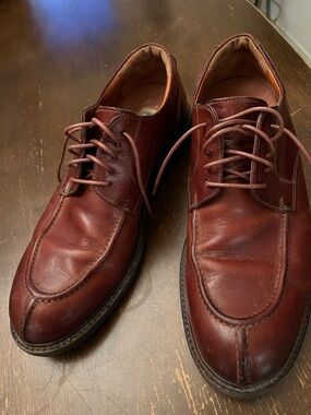 Johnston & Murphy Brown Leather Lace-Up Oxfords